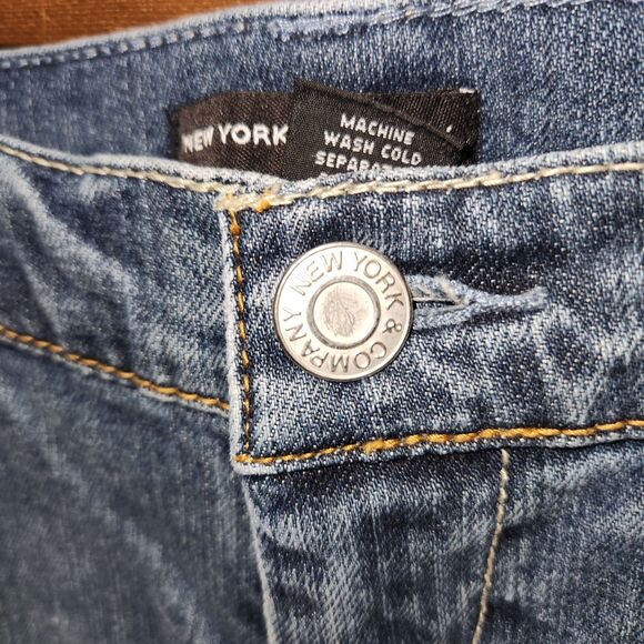 New York & Company Denim Capris Jeans Women's Size 6 Cotton Spandex - Picture 9 of 13